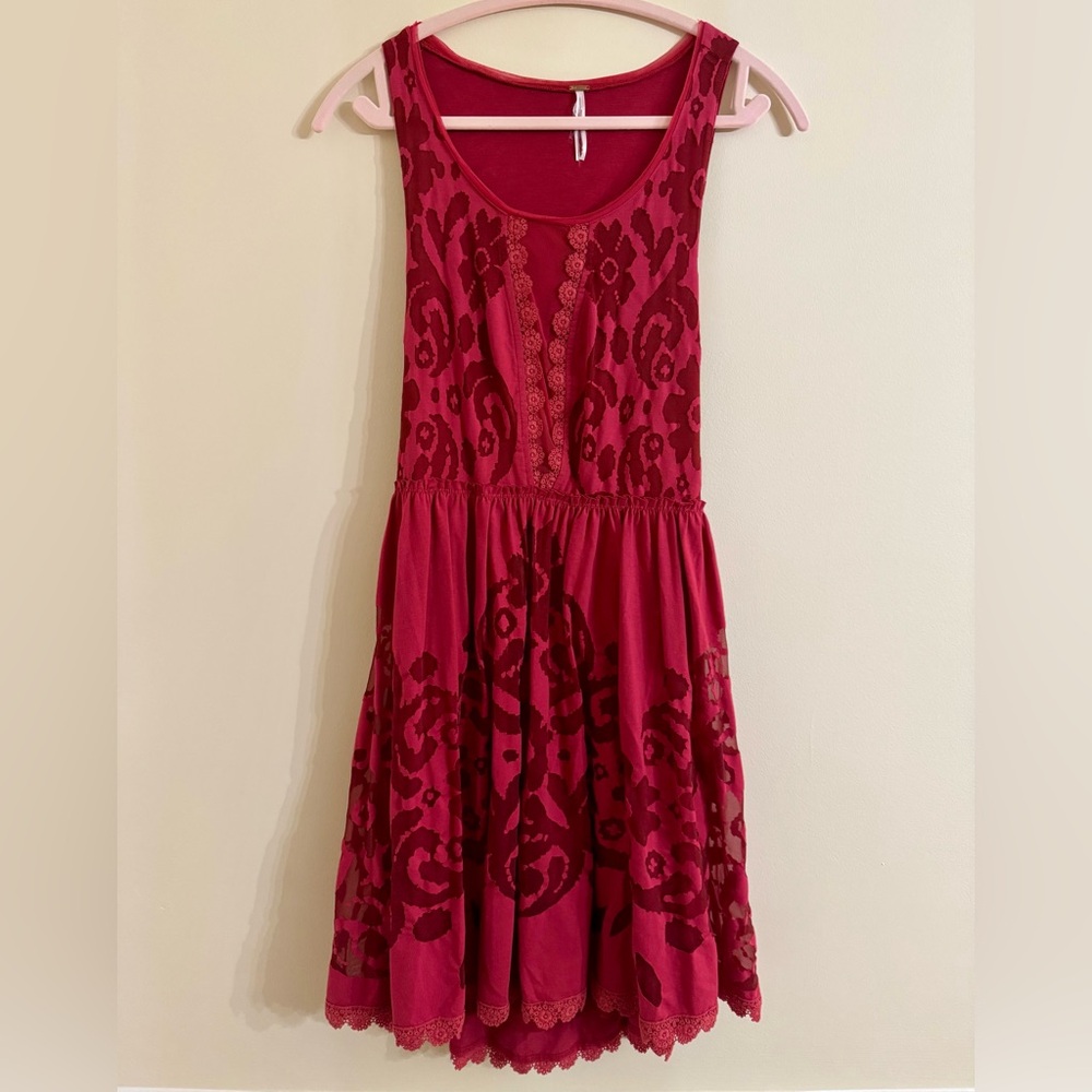 Free People Pink & Red Sleeveless Mini Floral Dress with Lace Trim Size M